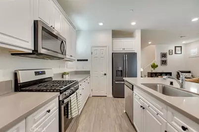 41949 Zafra, Murrieta, CA 92562 - Photo 12