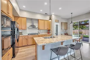 23476 Bending Oak Ct, Murrieta, CA 92562 - Photo 10