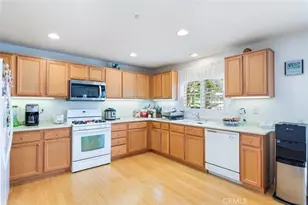 9406 Hampstead Ct, Riverside, CA 92508 - Photo 10