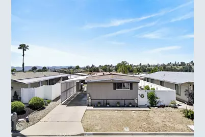 38077 Via Del Largo, Murrieta, CA 92563 - Photo 34
