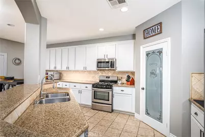 36854 Montfleury, Winchester, CA 92596 - Photo 12