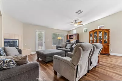 988 Roxanne, Hemet, CA 92543 - Photo 4
