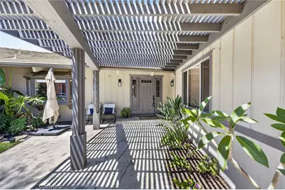 30199 Windward Drive, Canyon Lake, CA 92587 - Photo 6