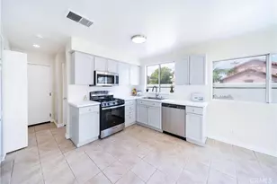 877 Willowcreek, Corona, CA 92878 - Photo 2