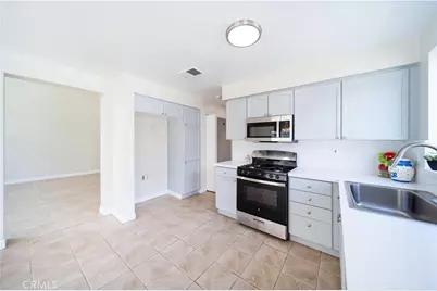 877 Willowcreek, Corona, CA 92878 - Photo 16