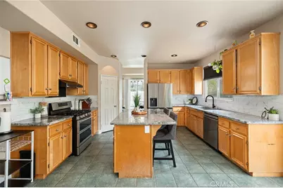 23926 Button Bush Court, Murrieta, CA 92562 - Photo 10