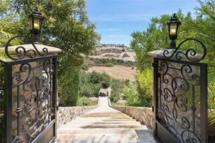 21128 Via Los Laureles, Murrieta, CA 92562 - Photo 48
