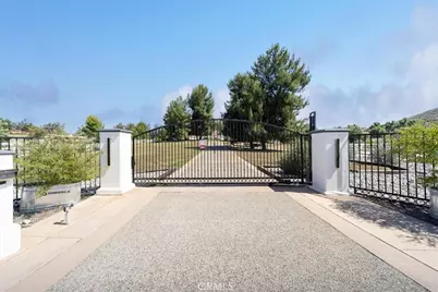 37626 Avenida La Cresta, Murrieta, CA 92562 - Photo 8