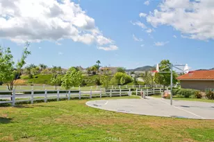 37672 Oxford Dr, Murrieta, CA 92562 - Photo 46