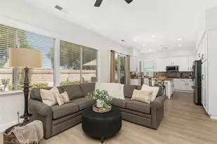 37672 Oxford Dr, Murrieta, CA 92562 - Photo 12