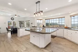 31499 Lake Vista Cir, Bonsall, CA 92003 - Photo 12