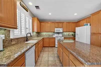 26110 Shady Brook, Murrieta, CA 92563 - Photo 6