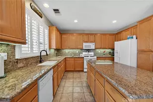 26110 Shady Brook, Murrieta, CA 92563 - Photo 6