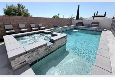 31409 Darlington Oak Drive, Winchester, CA 92596 - Photo 2