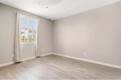 31409 Darlington Oak Drive, Winchester, CA 92596 - Photo 12