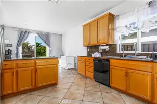 31652 Umbria Ln, Winchester, CA 92596 - Photo 16