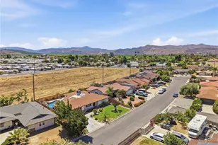 25894 Fore Dr, Hemet, CA 92544 - Photo 4