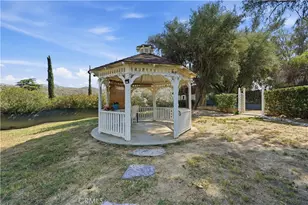 41215 Crest Dr, Hemet, CA 92544 - Photo 36