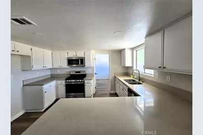 22909 Eyota, Apple Valley, CA 92308 - Photo 6