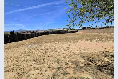 22909 Eyota, Apple Valley, CA 92308 - Photo 18