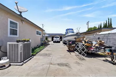 5621 Vonnie Ln, Cypress, CA 90630 - Photo 32
