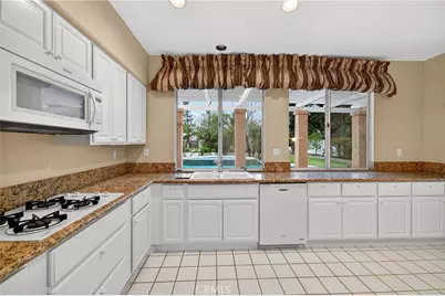 32105 Via Cordoba, Temecula, CA 92592 - Photo 16
