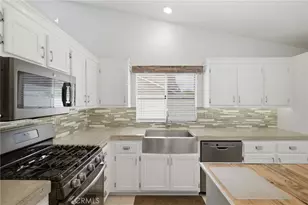20163 Mapleleaf Ct, Wildomar, CA 92595 - Photo 16