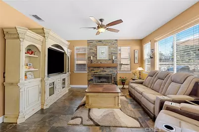 21124 Cross Creek Drive, Saugus, CA 91350 - Photo 18