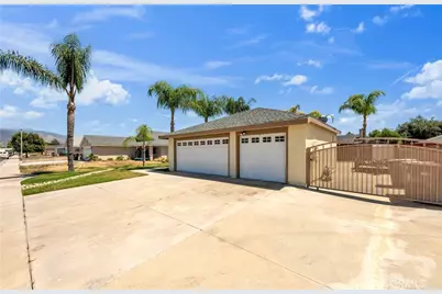 42849 Seal Rock Court, Hemet, CA 92544 - Photo 4