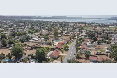 15640 Alvarado, Lake Elsinore, CA 92530 - Photo 32