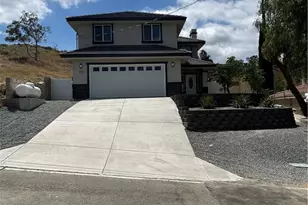 30492 Illinois St, Lake Elsinore, CA 92530 - Photo 2
