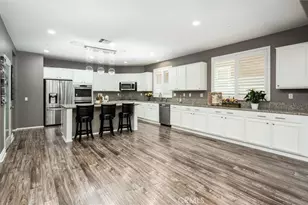 30881 Bristly Ct, Murrieta, CA 92563 - Photo 12