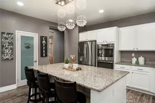 30881 Bristly Ct, Murrieta, CA 92563 - Photo 14