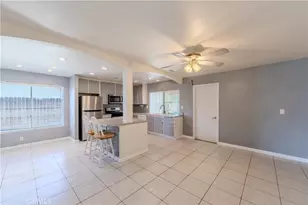 25557 White Oak Dr, Hemet, CA 92544 - Photo 2