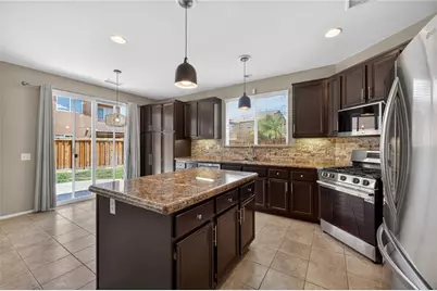 38390 Magdelena St, Murrieta, CA 92563 - Photo 12