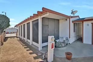 1275 Bishop Dr, Hemet, CA 92545 - Photo 6
