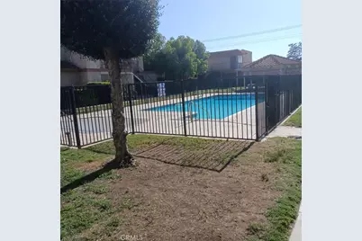 2439 West Acacia Avenue, Hemet, CA 92545 - Photo 2