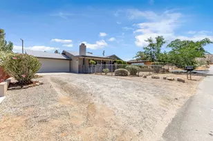7725 Shawnee, Yucca Valley, CA 92284 - Photo 2