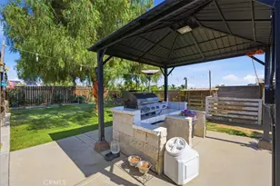 1893 Loma Bonita, Perris, CA 92570 - Photo 32