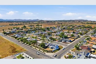 1893 Loma Bonita, Perris, CA 92570 - Photo 36