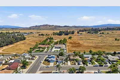 1893 Loma Bonita, Perris, CA 92570 - Photo 34