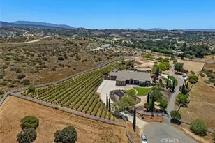 37395 Eden Garden Ct, Temecula, CA 92592 - Photo 2