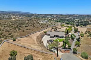 37395 Eden Garden Ct, Temecula, CA 92592 - Photo 2