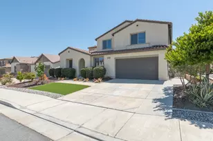 34794 Garden Trellis, Murrieta, CA 92563 - Photo 2