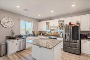 26017 Redoak St, Menifee, CA 92584 - Photo 10