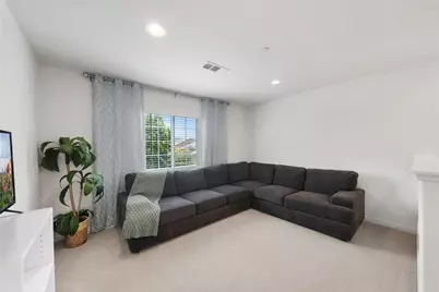 24248 Bay Laurel Avenue, Murrieta, CA 92562 - Photo 12
