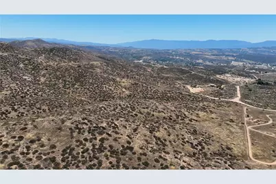 1 Intrepid Road, Temecula, CA 92592 - Photo 4