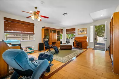 925 Hemingway Drive, Corona, CA 92878 - Photo 4