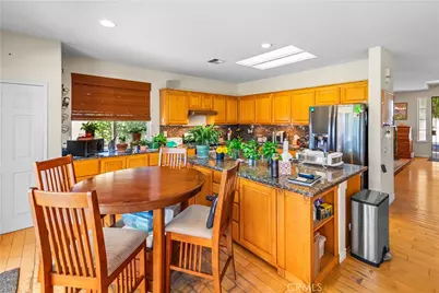 925 Hemingway Drive, Corona, CA 92878 - Photo 14