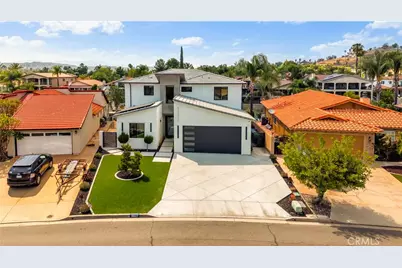 30327 Sea Horse, Canyon Lake, CA 92587 - Photo 4